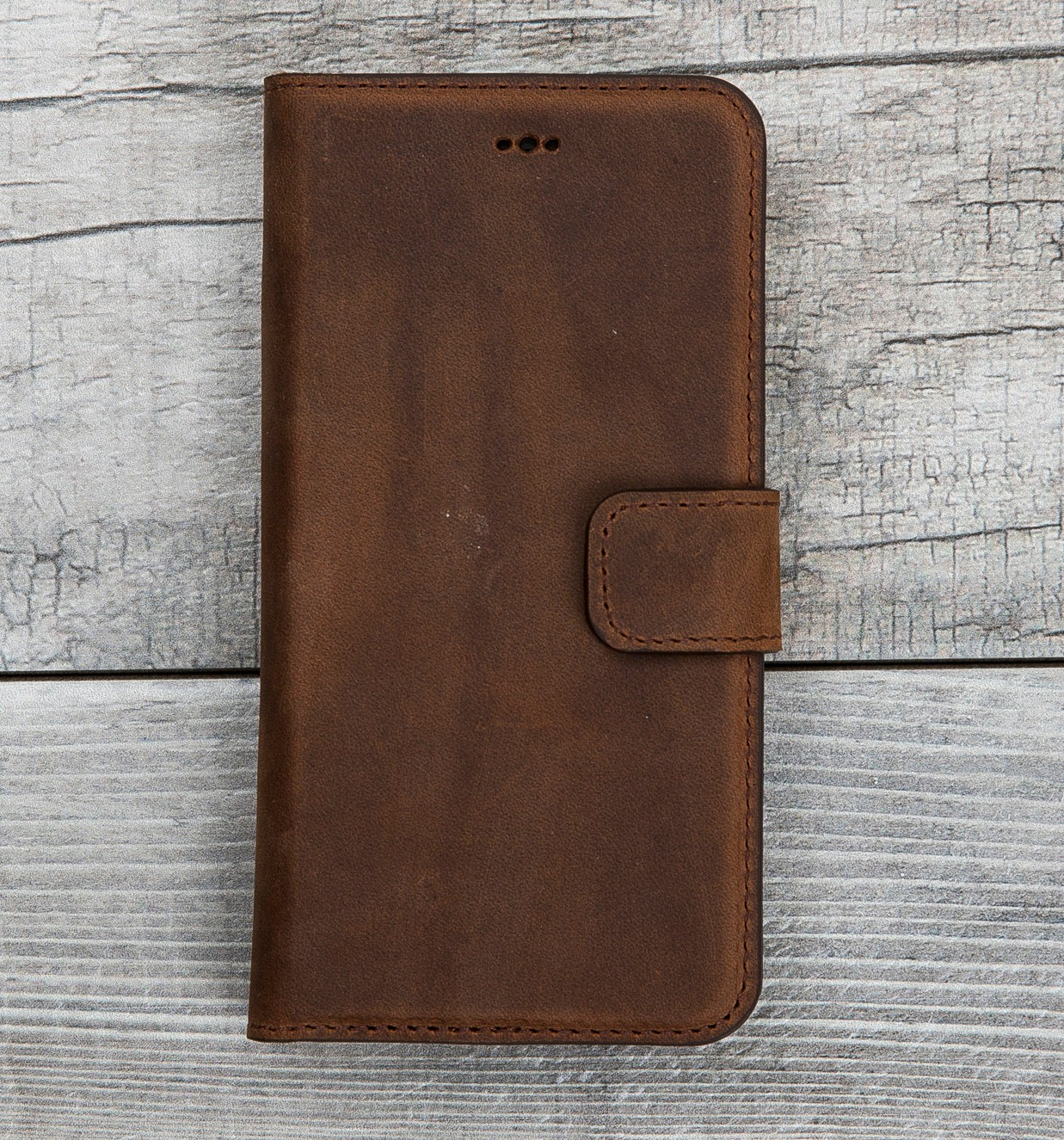 Magnetische Lederhülle Antic Braun für iPhone SE-2/ 7 / 7 +/ 8 / 8 + 