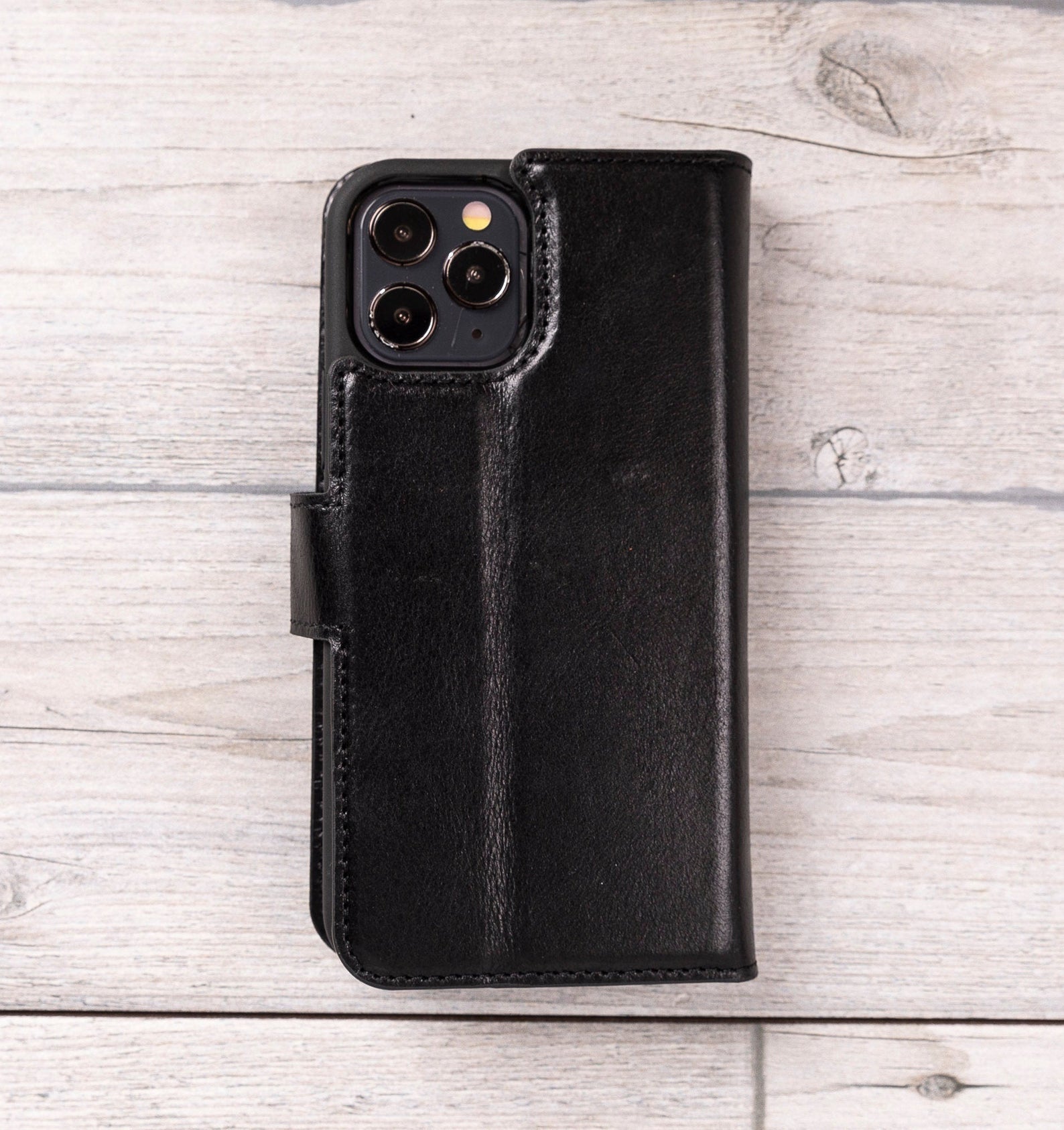 Schwarze magnetische Brieftaschenhülle aus Leder für iPhone 12-Modelle 