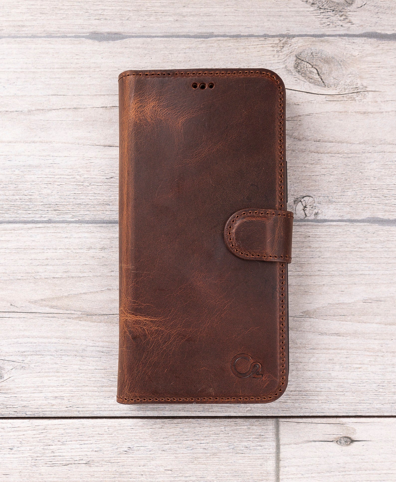 Magnetische Lederhülle Antic Brown für iPhone 12 Modelle 